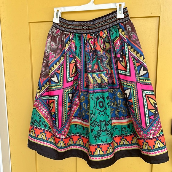 Beautiful multi colored skirt! - Picture 1 of 4